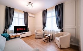 Smart Central Apartment
